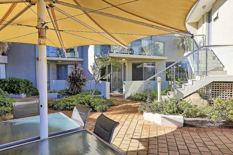 Property building, Garden view
