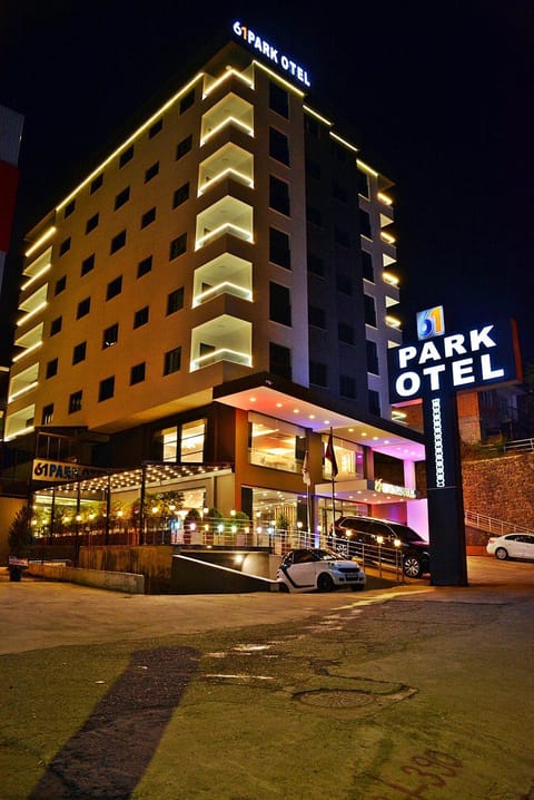 Patio, Restaurant/places to eat, Communal lounge/ TV room, Food close-up, Property logo or sign, Place of worship, Garden, Library, Balcony/Terrace, Lobby or reception, Lounge or bar, Banquet/Function facilities, Food, Text overlay, Drinks, Alcoholic drinks, Non alcoholic drinks