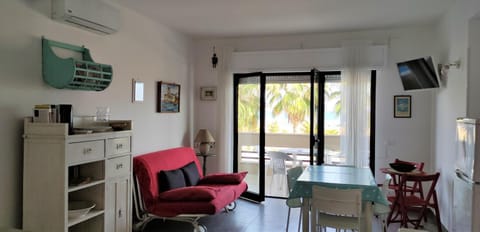 Living room, Dining area, Sea view