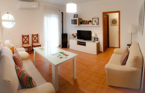 TV and multimedia, Living room, flat iron, locker, air conditioner