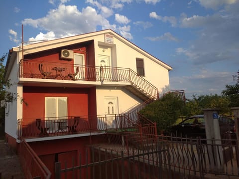 Airport home Radinovic Farm Stay in Podgorica Municipality, Montenegro
