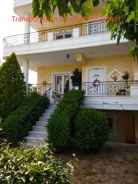 Property building, Patio, Facade/entrance, Garden