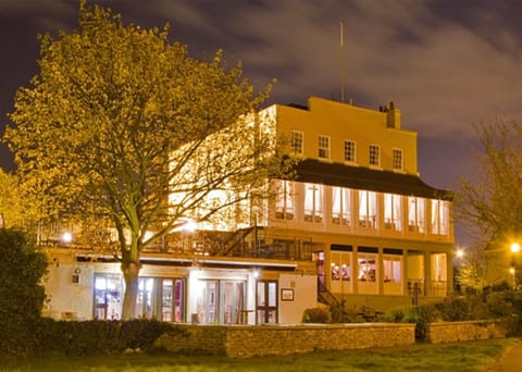 Property building, Garden, Area and facilities