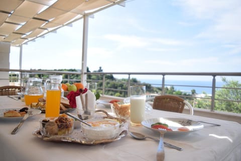 Balcony/Terrace, Continental breakfast