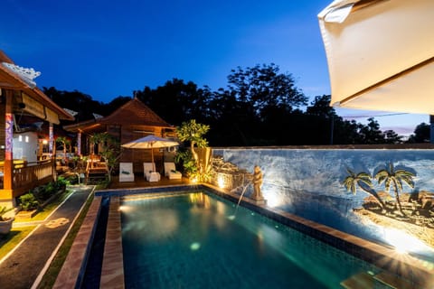 Swimming pool, Swimming pool