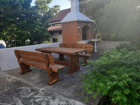 Patio, BBQ facilities, Garden, Balcony/Terrace