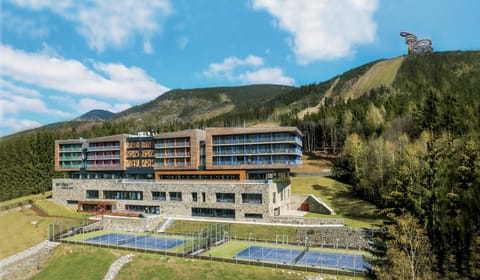 Property building, Spring