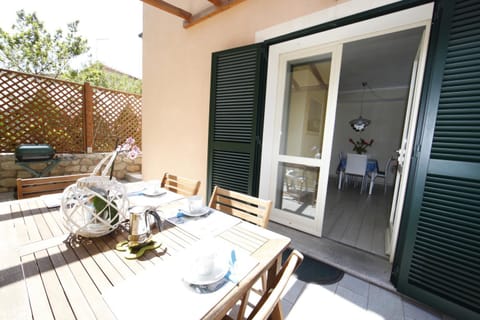 Facade/entrance, Balcony/Terrace, Landmark view, Family, Family