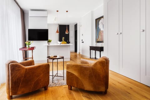 Coffee/tea facilities, Kitchen or kitchenette, Living room