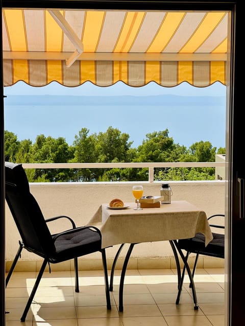 View (from property/room), Balcony/Terrace, Seating area
