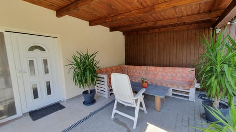Balcony/Terrace, Inner courtyard view