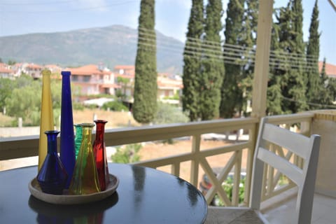 Property building, Balcony/Terrace, City view, Garden view, Mountain view, Street view