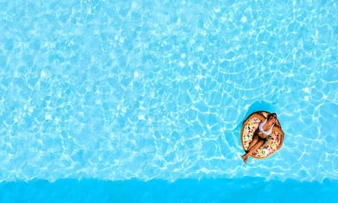 Swimming pool, sunbed