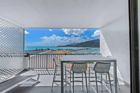 View (from property/room), Balcony/Terrace, Seating area, Dining area, Mountain view, Sea view