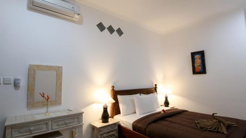 Bed, Photo of the whole room, Bedroom, air conditioner