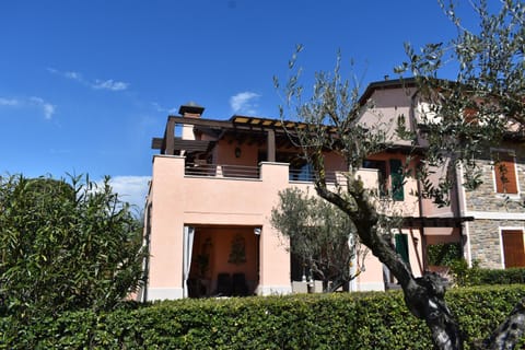 Casa Lolla Garda Resort Village Apartment in Peschiera del Garda