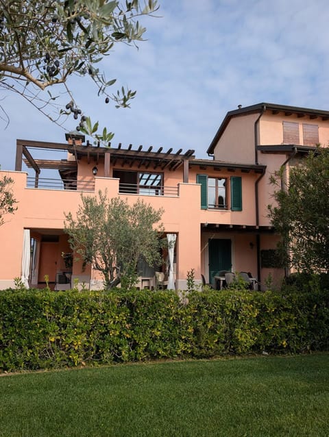 Casa Lolla Garda Resort Village Apartment in Peschiera del Garda