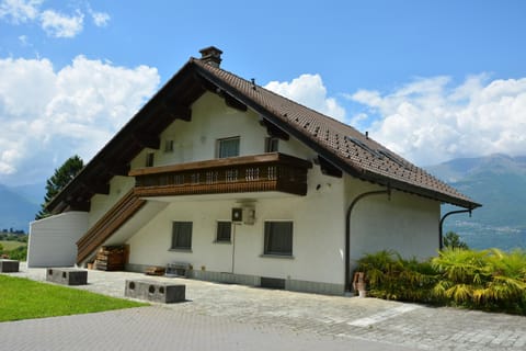 Villa Carlo Apartment in Colico