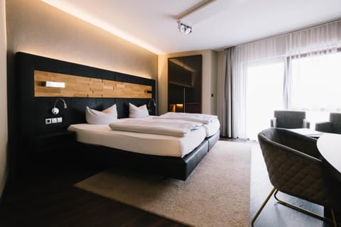 Bed, Living room, Photo of the whole room, Seating area, Bedroom