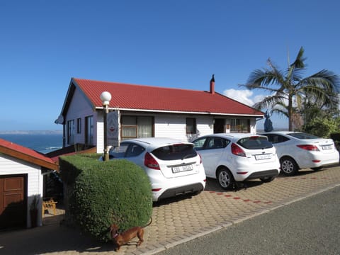 Property building, Facade/entrance, Area and facilities