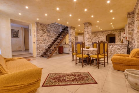 Communal lounge/ TV room, Facade/entrance, Living room, Lobby or reception, Lounge or bar, Decorative detail, Dining area, Meeting/conference room, Entertainment