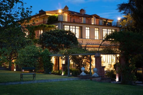 Property building, Facade/entrance, Garden, Sunset