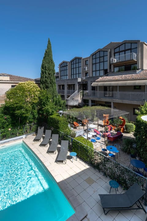 Property building, Swimming pool