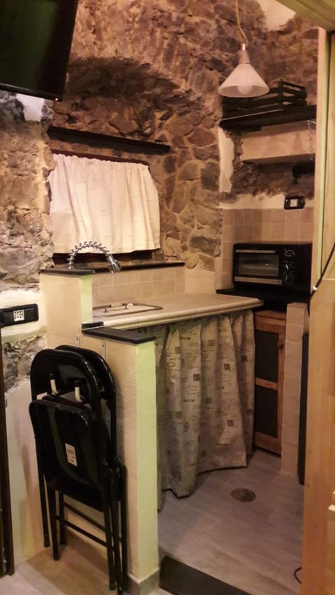 l'arco di Sersa House in Province of Massa and Carrara