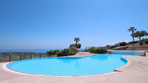 Sea view, Swimming pool