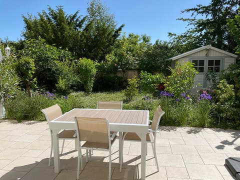 Le jardin d'Anatole Apartment in Bourges