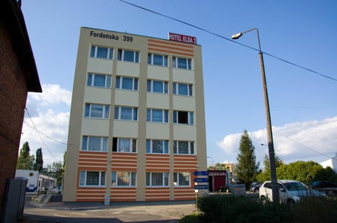 Property building, Day