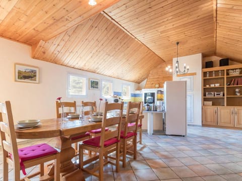 Grand appartement Briançon avec garage privé - FR-1-330C-57 Apartment in Briançon