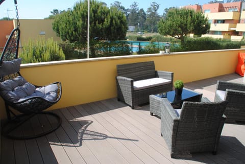 Balcony/Terrace, Area and facilities, Swimming pool