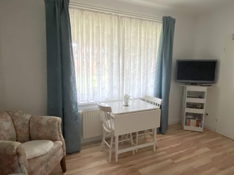 Seating area, Dining area, Bedroom