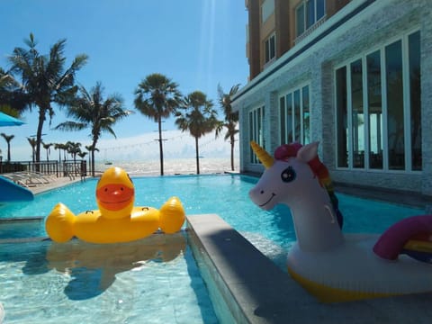 Pool view, Swimming pool