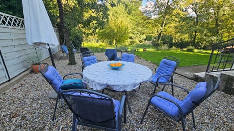 Garden, Seating area