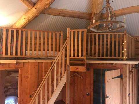 Coed y Marchog Woodland Retreat Nature lodge in Wales