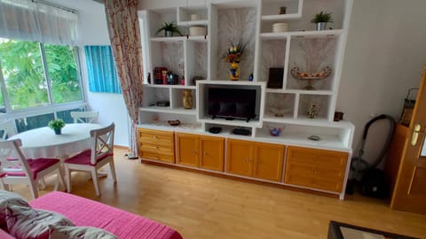 Communal lounge/ TV room, TV and multimedia