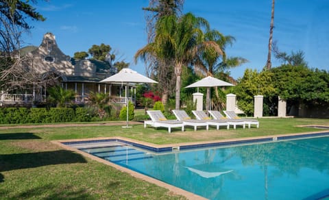 Swimming pool, sunbed