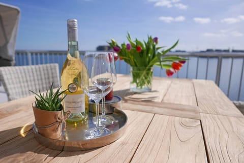 Natural landscape, View (from property/room), Balcony/Terrace, Dining area