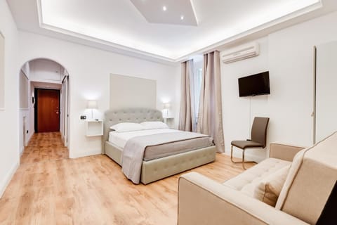 Communal lounge/ TV room, Photo of the whole room, Decorative detail, Decorative detail, Bedroom