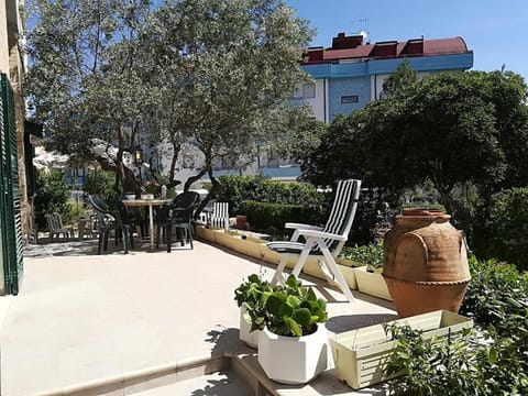 Garden, Garden, Balcony/Terrace, Dining area