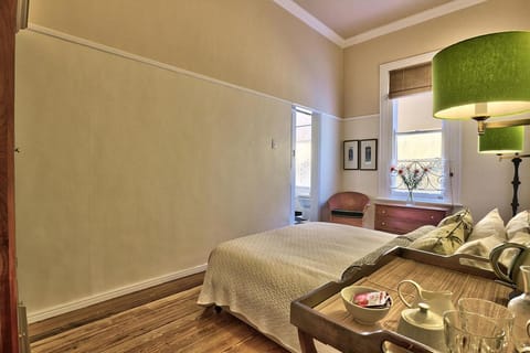 The Cape Colonial Guest House Bed and Breakfast in Cape Town