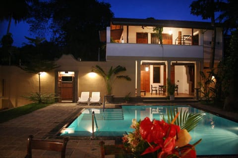 Swimming pool, Swimming pool