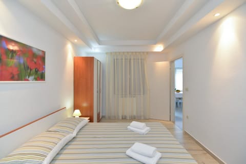 Apartments Orange 167 Apartment in Novigrad