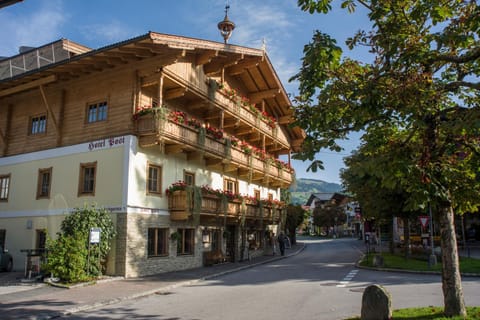 Facade/entrance, Summer