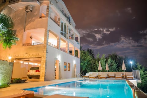 Property building, Pool view