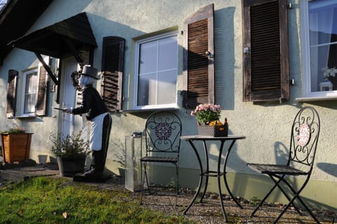 Patio, Facade/entrance