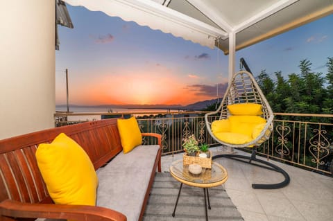 Patio, Natural landscape, View (from property/room), Balcony/Terrace, Sunset