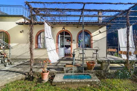 Patio, Facade/entrance